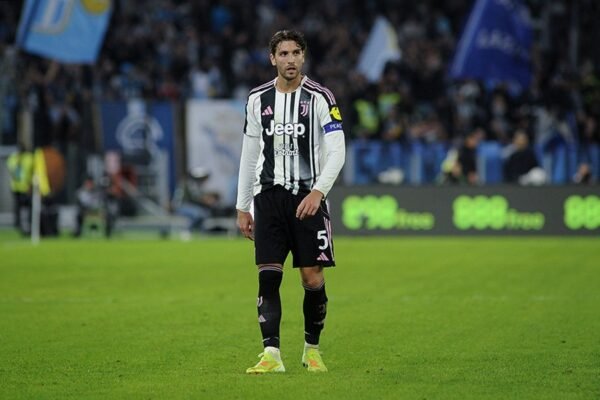 Juventus, multa pesante per Locatelli e Vlahovic