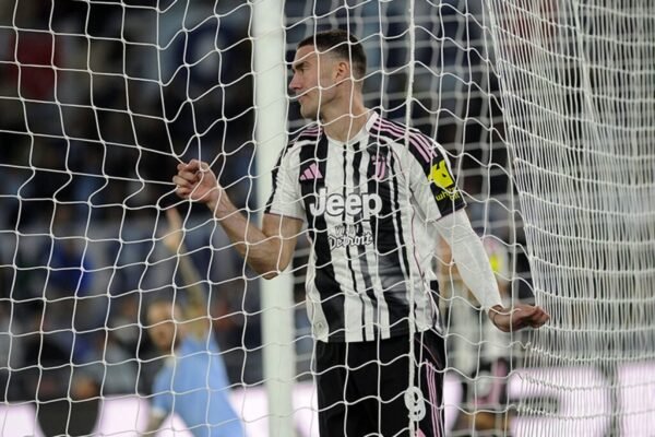 Juventus, Vlahovic: l’addio fa risparmiare molto a bilancio