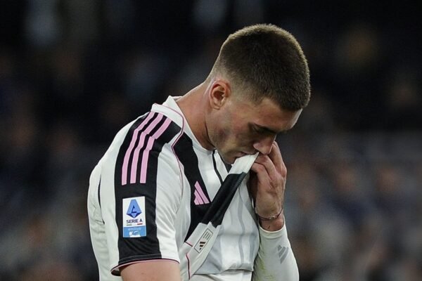 Vlahovic: niente Besiktas, segnali alla Juve?