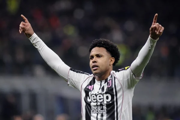 Juventus corsara a Lecce: McKennie e Douglas Luiz firmano il 2-0
